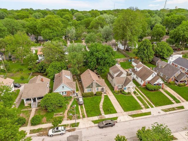 7229 Baltimore Avenue, Kansas City, MO 64114