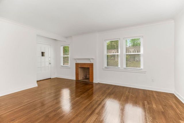 7229 Baltimore Avenue, Kansas City, MO 64114