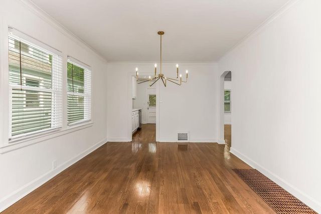 7229 Baltimore Avenue, Kansas City, MO 64114