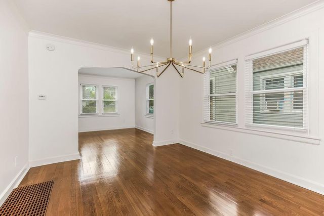 7229 Baltimore Avenue, Kansas City, MO 64114