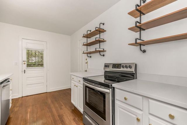 7229 Baltimore Avenue, Kansas City, MO 64114