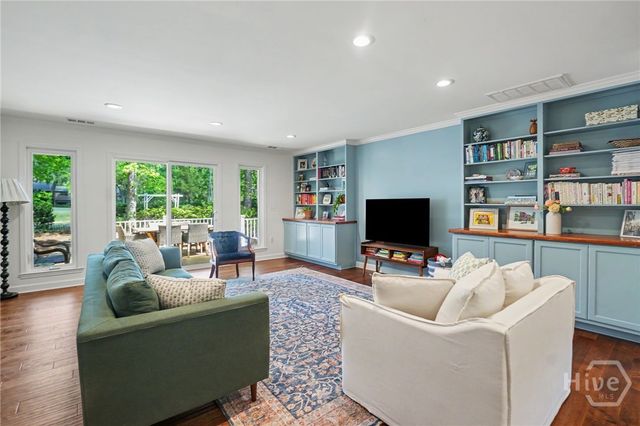 2 Brooks Lane, Savannah, GA 31411