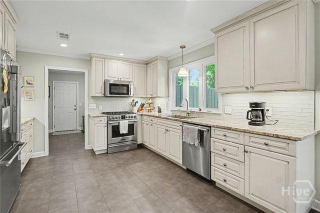 2 Brooks Lane, Savannah, GA 31411