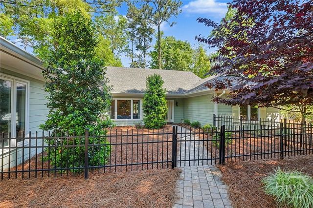 2 Brooks Lane, Savannah, GA 31411