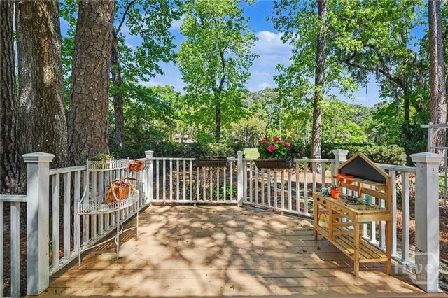 2 Brooks Lane, Savannah, GA 31411