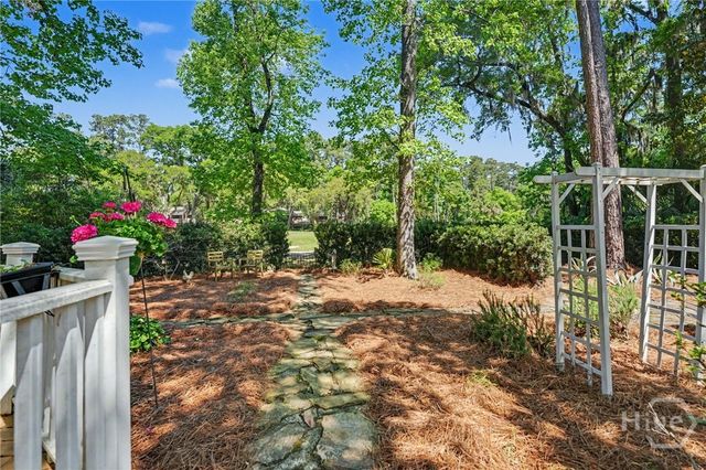 2 Brooks Lane, Savannah, GA 31411