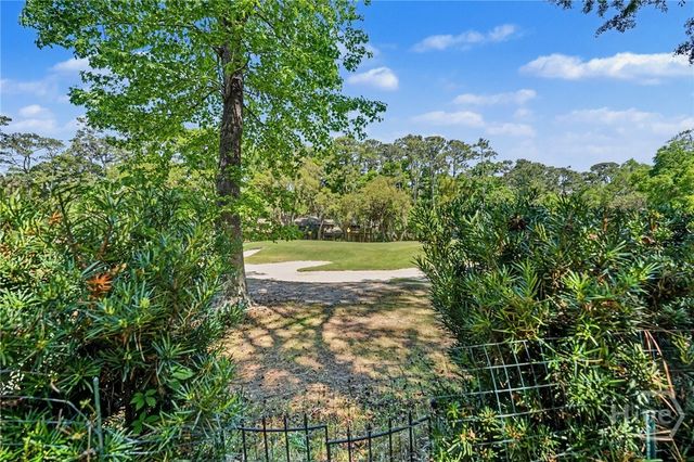 2 Brooks Lane, Savannah, GA 31411