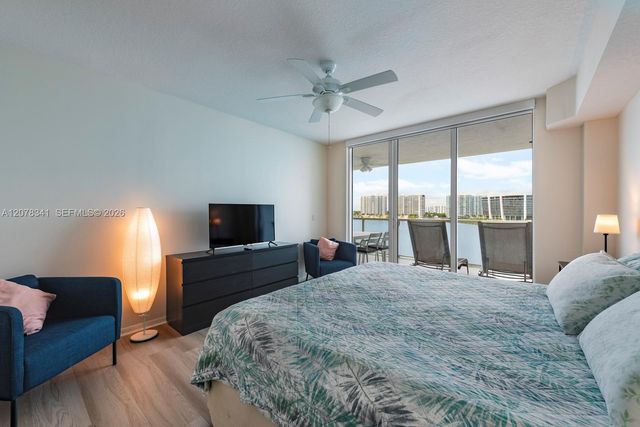 18100 N Bay Road 1009, Sunny Isles Beach, FL 33160