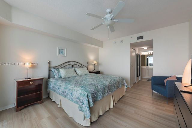 18100 N Bay Road 1009, Sunny Isles Beach, FL 33160