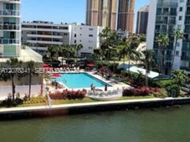 18100 N Bay Road 1009, Sunny Isles Beach, FL 33160