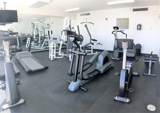 18100 N Bay Road 1009, Sunny Isles Beach, FL 33160
