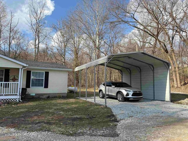 115 Elm Street, Heltonville, IN 47436