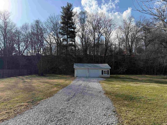 115 Elm Street, Heltonville, IN 47436