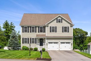 8 School House Road, Londonderry, NH 03053