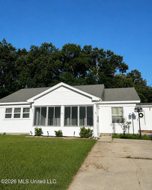 251 Beeman Drive, Biloxi, MS 39531
