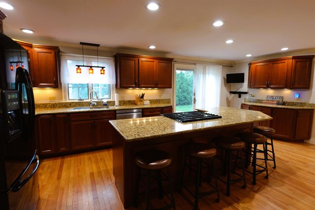 33 Queens Road, Keene, NH 03431