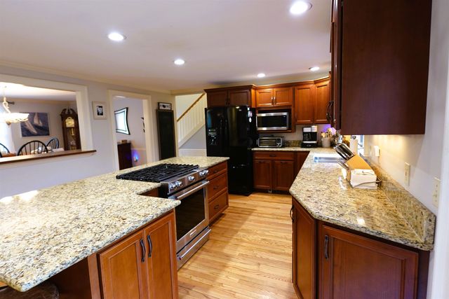 33 Queens Road, Keene, NH 03431