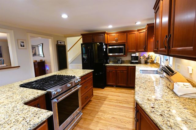 33 Queens Road, Keene, NH 03431