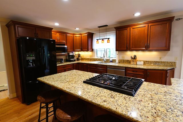 33 Queens Road, Keene, NH 03431