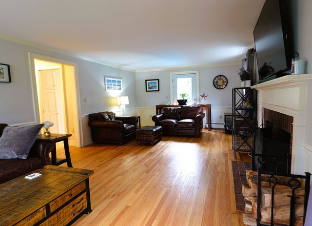33 Queens Road, Keene, NH 03431