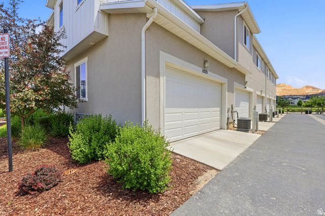 15225 S REINS WAY, Bluffdale, UT 84065