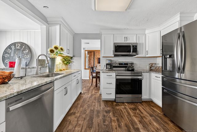 12 Fairview Heights, Cromwell, CT 06416