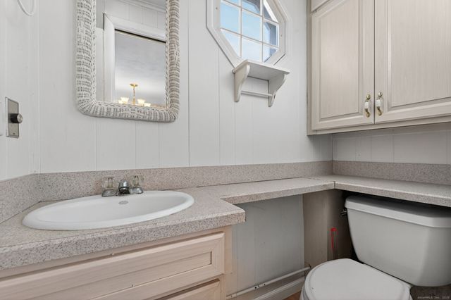 12 Fairview Heights, Cromwell, CT 06416