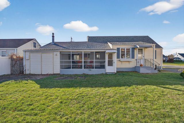 12 Fairview Heights, Cromwell, CT 06416