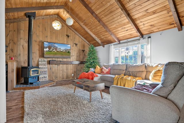 12 Fairview Heights, Cromwell, CT 06416