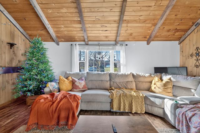 12 Fairview Heights, Cromwell, CT 06416