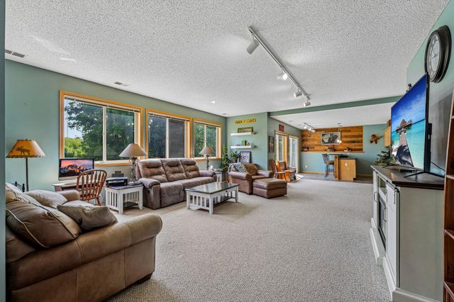 19332 Embers Avenue, Farmington, MN 55024