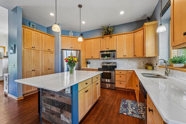 19332 Embers Avenue, Farmington, MN 55024