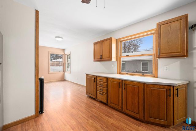 2804 E 19th St Street, Sioux Falls, SD 57103