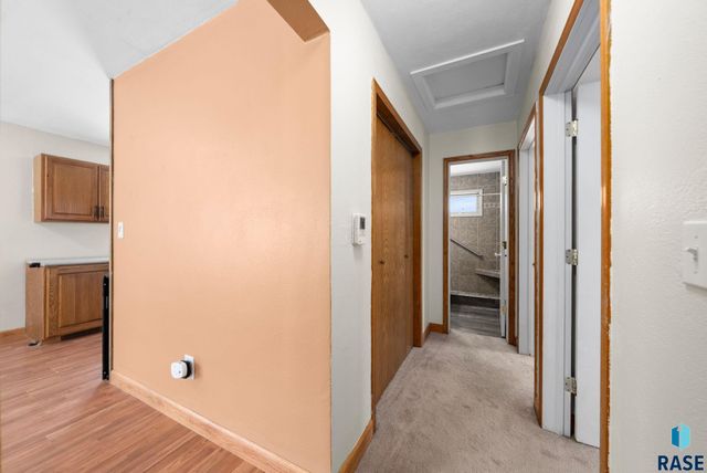 2804 E 19th St Street, Sioux Falls, SD 57103