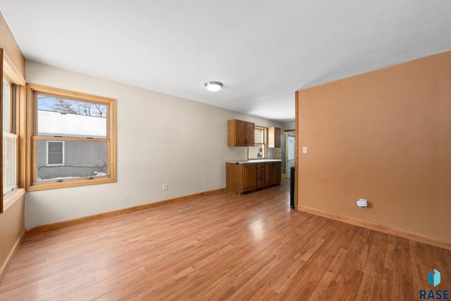 2804 E 19th St Street, Sioux Falls, SD 57103