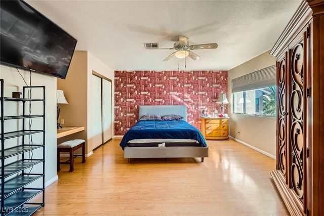 8225 Bermuda Beach Drive, Las Vegas, NV 89128