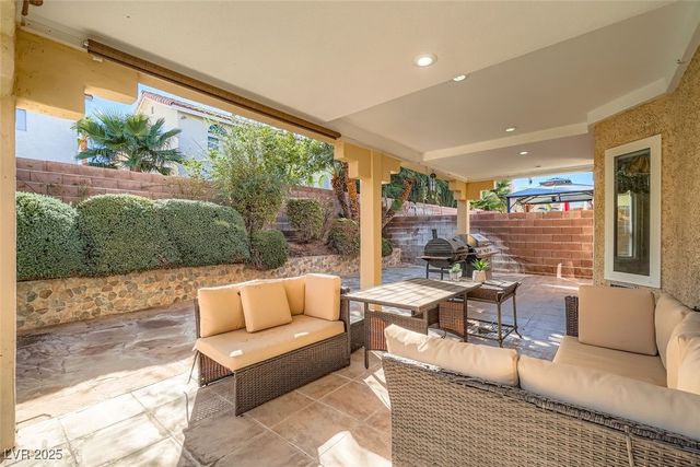 8225 Bermuda Beach Drive, Las Vegas, NV 89128