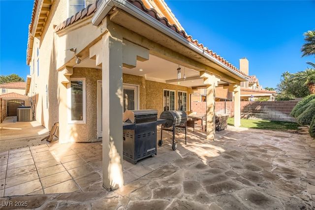 8225 Bermuda Beach Drive, Las Vegas, NV 89128