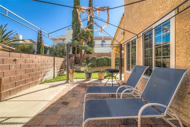 8225 Bermuda Beach Drive, Las Vegas, NV 89128