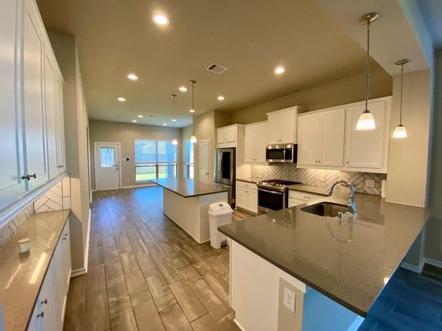 7043 Coneflower Creek Court, Katy, TX 77493