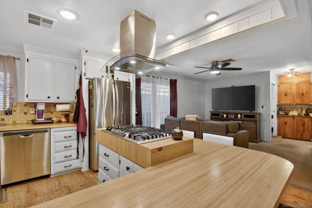 3340 Del Sol Blvd SPC 136, San Diego, CA 92154