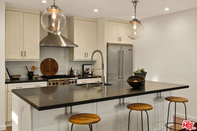 1126 Grant Avenue, Venice (los Angeles), CA 90291