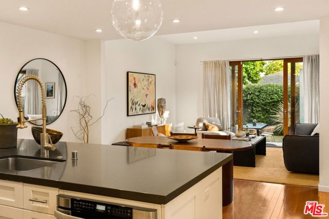 1126 Grant Avenue, Venice (los Angeles), CA 90291