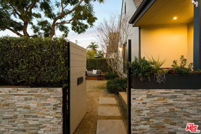 1126 Grant Avenue, Venice (los Angeles), CA 90291