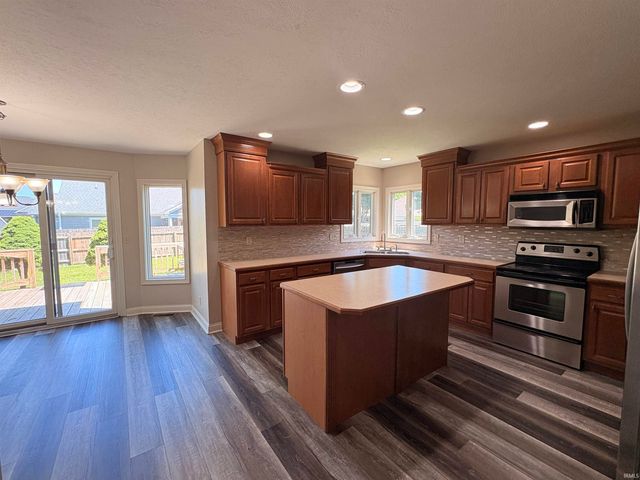 3000 Waterford Lane, Muncie, IN 47304