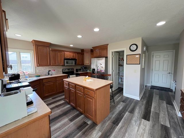 3000 Waterford Lane, Muncie, IN 47304
