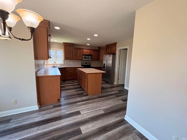 3000 Waterford Lane, Muncie, IN 47304