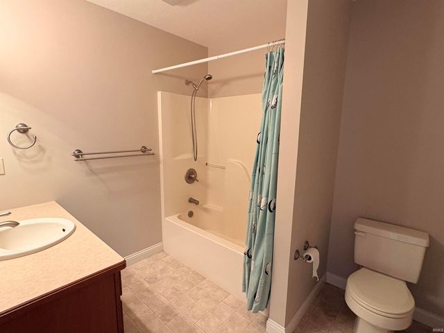 3000 Waterford Lane, Muncie, IN 47304