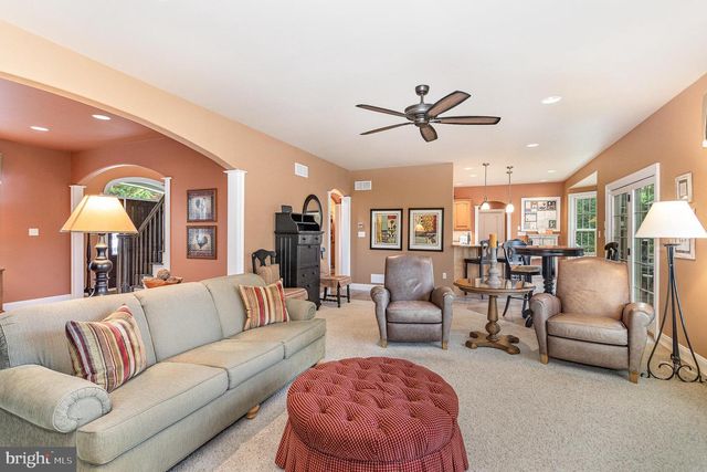 2510 DONLENIK, York, PA 17402