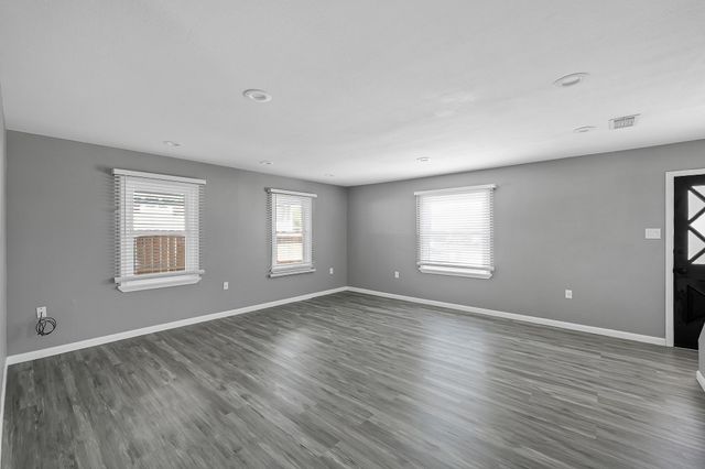 7323 Farnsworth Street, Houston, TX 77022